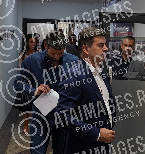 The session of the Presidency of the Serbian Progressive Party has ended.Zavsena je Sednica Predsednistva Srpske napredne stranke.