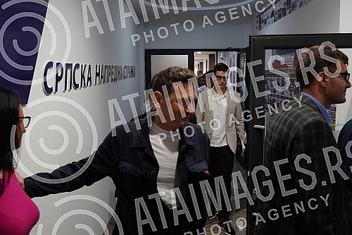 The session of the Presidency of the Serbian Progressive Party has ended.Zavsena je Sednica Predsednistva Srpske napredne stranke.