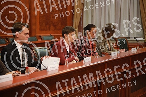 Meeting between Prime Minister Ana Brnabic and the representative in the China - CEEC Cooperation Ambassador Jiang Yu.Sastanak premijerke Ane Brnabic i predstavnice u Sekretarijatu Kina - CIEZ ambasadorke Djiang Ju.