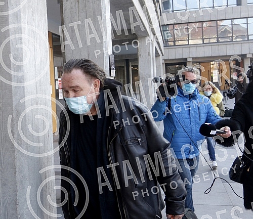 The trial of actor Branko Bane Vidakovic on charges of unauthorized possession of drugs for personal use has begun at the Belgrade High court. U Visem sudu u Beogradu  pocelo sudjenje glumcu Branku Vidakovicu  povodom optuzbi za neovlasceno drzanje