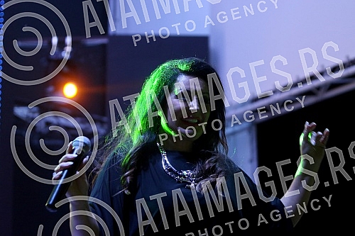 Performance of Dragana Mirkovic held in night club White. Nastup Dragane Mirkovic u nocnom klubu White.