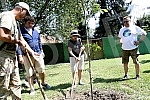 The 9th Days of Danilo Bata Stojkovic, Actors planted trees in honor of Ljubisa Samardzic and Nebojsa Glogovac.Deveti dani Danila Bate Stojkovica, Glumci sadili drvece u cast Ljubise Samardzica i Nebojse Glogovca.