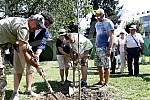 The 9th Days of Danilo Bata Stojkovic, Actors planted trees in honor of Ljubisa Samardzic and Nebojsa Glogovac.Deveti dani Danila Bate Stojkovica, Glumci sadili drvece u cast Ljubise Samardzica i Nebojse Glogovca.