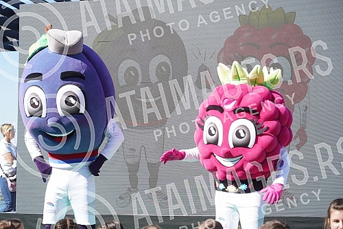 In front of the Gallery Shopping Center in Belgrade on the water, a promotion and presentation of the mascots of the World Athletics Championships was held in the Belgrade22 hall - Malina Li and Sljivan Iv.Ispred Trznog centra Galerija na Beogradu 