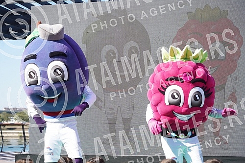 In front of the Gallery Shopping Center in Belgrade on the water, a promotion and presentation of the mascots of the World Athletics Championships was held in the Belgrade22 hall - Malina Li and Sljivan Iv.Ispred Trznog centra Galerija na Beogradu 