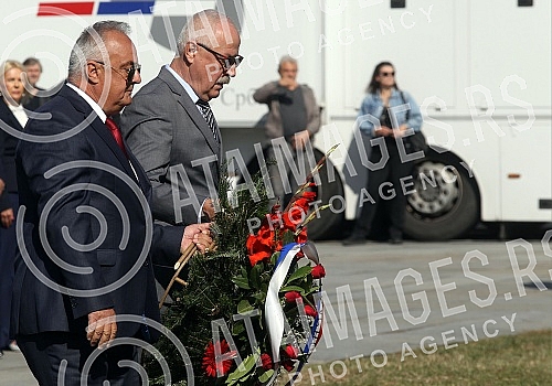 The Jajinci Memorial Park marked the Day of Remembrance for the suffering of Serbs, Roma and Jews at that site in the Second World War, and the state commemorative ceremony was led by Prime Minister Ana Brnabic.U Spomen-parku Jajinci obelezen je Da