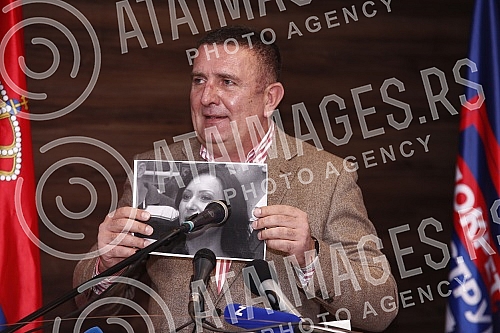 The movement Da se struka pita