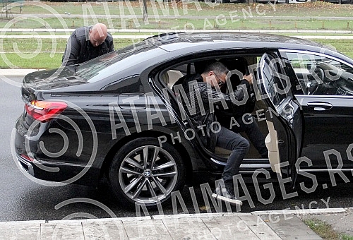 Jovana Joksimovic's exit from the maternity ward after the birth of the twin Ana and Srna.Izlazak Jovane Joksimovic iz porodilista posle porodjaja blizanakinja Ane i Srna