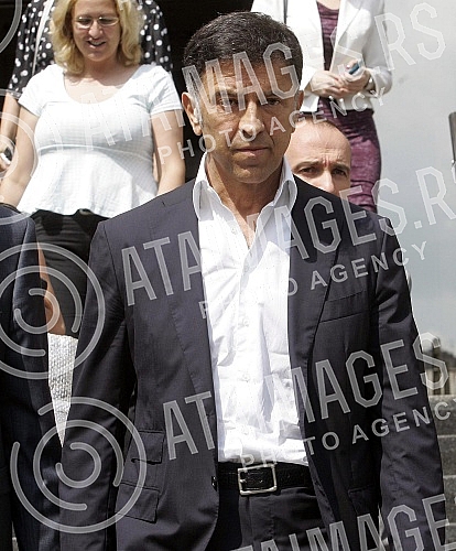 Stanko Subotic - Cane i Mihalj Kertes ispred Specijalnog suda u Beogradu, posle oslobadjajucih presuda