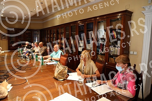 A press conference was held at the Serbian Bar Association on the proposal of authentic interpretations of the Law on Obligations, the Law on Consumer Protection and the Law on Protection of Users of Financial Services, which were submitted to the Se