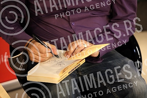 The most popular young writer from the former Yugoslavia, Muharem Bazdulj, promoted a new collection of stories 