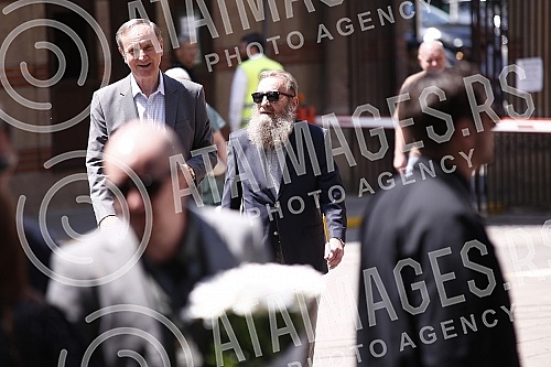 Veselin Vesa Simonovic, director and editor-in-chief of the Nova.rs portal, will be buried in the Alley of Merited Citizens at the New Cemetery in Belgrade, the family received condolences at 1:30 p.m., and the funeral service began at 2 p.m.Veseli