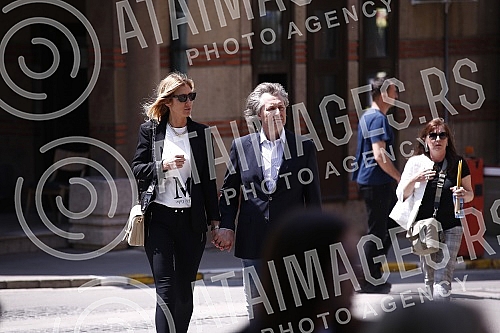 Veselin Vesa Simonovic, director and editor-in-chief of the Nova.rs portal, will be buried in the Alley of Merited Citizens at the New Cemetery in Belgrade, the family received condolences at 1:30 p.m., and the funeral service began at 2 p.m.Veseli