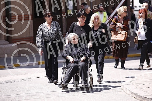 Veselin Vesa Simonovic, director and editor-in-chief of the Nova.rs portal, will be buried in the Alley of Merited Citizens at the New Cemetery in Belgrade, the family received condolences at 1:30 p.m., and the funeral service began at 2 p.m.Veseli