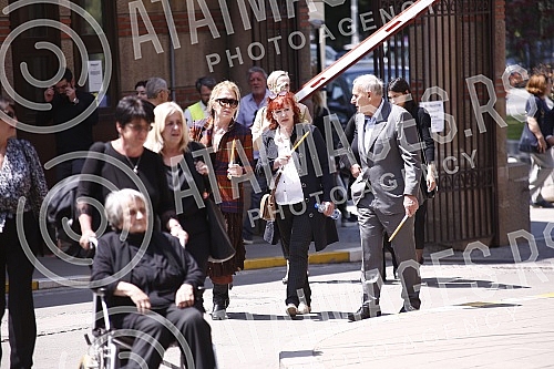 Veselin Vesa Simonovic, director and editor-in-chief of the Nova.rs portal, will be buried in the Alley of Merited Citizens at the New Cemetery in Belgrade, the family received condolences at 1:30 p.m., and the funeral service began at 2 p.m.Veseli