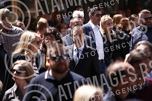 Veselin Vesa Simonovic, director and editor-in-chief of the Nova.rs portal, will be buried in the Alley of Merited Citizens at the New Cemetery in Belgrade, the family received condolences at 1:30 p.m., and the funeral service began at 2 p.m.Veseli