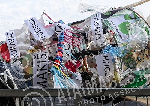 A Christmas tree decorated in front of the City assembly by activists of the One in five million movement, the let's defend Kosutnjak initiative, the New party and the Green party in the action 