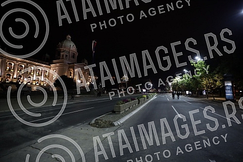 Protest against the introduction of kovid passes in front of the National Assembly of Serbia.Protest protiv uvodjenja kovid propusnica ispred Narodne skupstine Srbije.