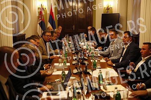 Working group for inter-party dialogue with representatives of parties without the mediation of foreigners held its 15th meeting in the Serbian Parliament.Radna grupa za medjustranacki dijalog sa predstavnicima stranaka bez posredovanja stranaca od