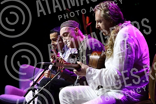 The Guitar Art Festival was officially closed with the first solo concert of one of the best guitarists in this area, Miroslava Tadic, in the mts hall.Prvim solo koncertom jednog od najboljih gitarista ovih prostora Miroslava Tadic u mts dvorani sv