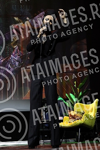 The Guitar Art Festival was officially closed with the first solo concert of one of the best guitarists in this area, Miroslava Tadic, in the mts hall.Prvim solo koncertom jednog od najboljih gitarista ovih prostora Miroslava Tadic u mts dvorani sv