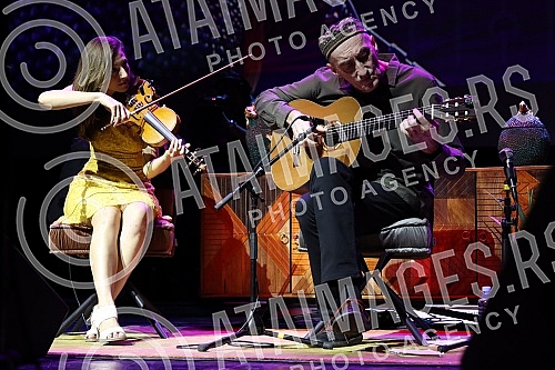 The Guitar Art Festival was officially closed with the first solo concert of one of the best guitarists in this area, Miroslava Tadic, in the mts hall.Prvim solo koncertom jednog od najboljih gitarista ovih prostora Miroslava Tadic u mts dvorani sv