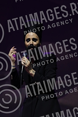 The Guitar Art Festival was officially closed with the first solo concert of one of the best guitarists in this area, Miroslava Tadic, in the mts hall.Prvim solo koncertom jednog od najboljih gitarista ovih prostora Miroslava Tadic u mts dvorani sv