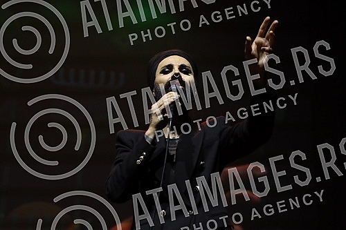 The Guitar Art Festival was officially closed with the first solo concert of one of the best guitarists in this area, Miroslava Tadic, in the mts hall.Prvim solo koncertom jednog od najboljih gitarista ovih prostora Miroslava Tadic u mts dvorani sv