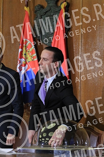The draw was held which specifies the number of the candidates for election to the President of the Republic of Serbia.Odrzan zreb kojim se utvrdjuje redni broj kandidata na izborima za predsednika Republike Srbije.