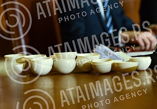The draw was held which specifies the number of the candidates for election to the President of the Republic of Serbia.Odrzan zreb kojim se utvrdjuje redni broj kandidata na izborima za predsednika Republike Srbije.