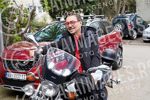 Seven years of work of Grand television were marked in the show Grand magazine.Sedam godina rada Grand televizije obelezno je u emisiji Grand magazin.