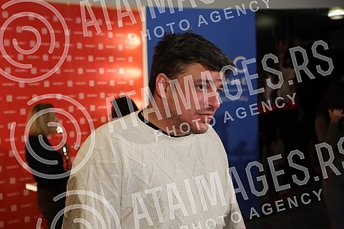 The Belgrade Drama Theater celebrated its 75th birthday by awarding traditional annual prizes to associates and members of the House.Beogradsko dramsko pozoriste proslavilo je 75. rodjendan svecanom dodelom tradicionalnih godisnjih nagrada saradnic