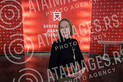 The Belgrade Drama Theater celebrated its 75th birthday by awarding traditional annual prizes to associates and members of the House.Beogradsko dramsko pozoriste proslavilo je 75. rodjendan svecanom dodelom tradicionalnih godisnjih nagrada saradnic