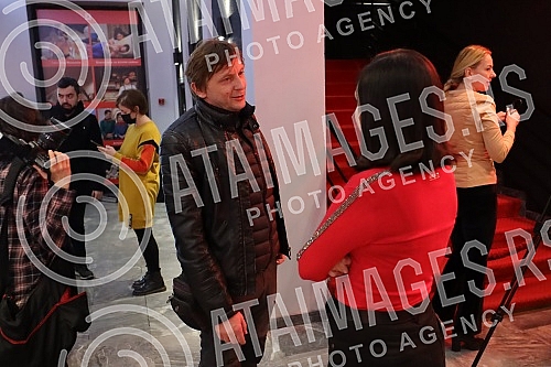 The Belgrade Drama Theater celebrated its 75th birthday by awarding traditional annual prizes to associates and members of the House.Beogradsko dramsko pozoriste proslavilo je 75. rodjendan svecanom dodelom tradicionalnih godisnjih nagrada saradnic