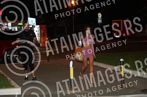 The arrival of the participants of Zadruga 5 for a guest appearance in the Narod pita show on TV Pink.Dolazak ucesnika Zadruge 5 na gostovanje u emisiji Narod pita na TV Pinku.