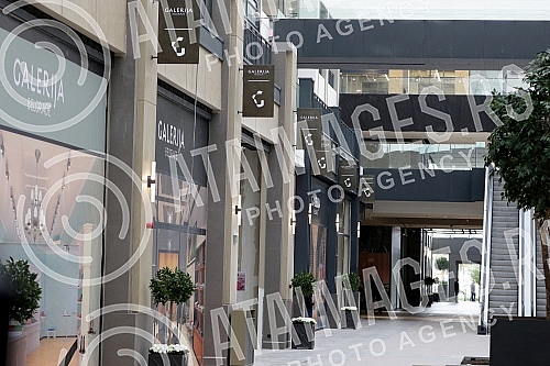 The President of the Republic of Serbia, Aleksandar Vucic, and the President of Eagle Hills, Muhamed Alabar, visited the final works on the construction of the Belgrade Gallery, as part of the Belgrade on Water project.Predsednik Republike Srbije Al