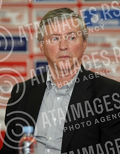 Konferencija povodom potpisavanja ugovora o saradnji izmedju FK Crvena Zvezda i 12 skola fudbala iz Srbije odrzana u medija centru FK Crvena Zvezda na stadionu `Rajko Mitic`.