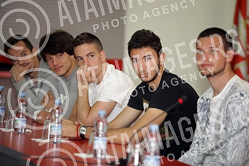 Konferencija povodom potpisavanja ugovora o saradnji izmedju FK Crvena Zvezda i 12 skola fudbala iz Srbije odrzana u medija centru FK Crvena Zvezda na stadionu `Rajko Mitic`.