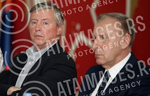 Konferencija povodom potpisavanja ugovora o saradnji izmedju FK Crvena Zvezda i 12 skola fudbala iz Srbije odrzana u medija centru FK Crvena Zvezda na stadionu `Rajko Mitic`.