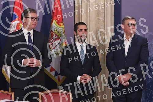 The President of the Republic of Serbia Aleksandar Vucic met with representatives of the Chinese construction company Power Construction Corporation of China Limited, and after the meeting a Commercial Agreement on the design and construction of the 