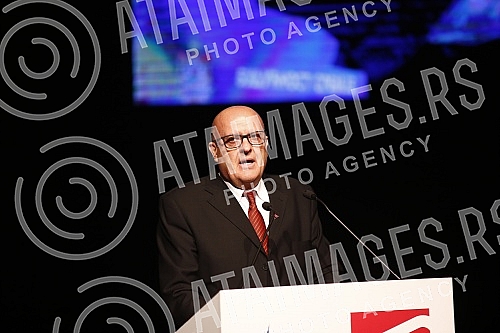 As part of the election campaign, the Party of United Pensioners of Serbia held a rally in Cacak.Partija ujedinjenih penzionera Srbije u sklopu preidzborne kampanje odrzala je miting u Cacaku.