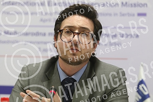 The ENEMO International Mission to Observe the Presidential and Early Parliamentary Elections in Serbia held a press conference at the Media Center.Konferencija za medije Medjunarodne misije za posmatranje predsednickih i prevremenih parlamentarnih