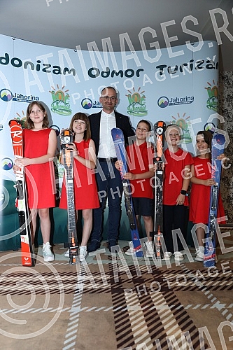 Press conference on the occasion of the Jahorina HOT Festival and the presentation of the summer offer of the Jahorina Olympic Center.Konferencija za medije povodom Jahorina HOT festivala i predstavljanja letnje ponude Olimpijskog centra Jahorina. 