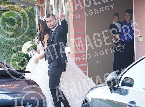 The wedding celebration was organized by Bojana Rodic and Mirko Sijan at the S Club in Jakovo.Svadbeno veselje Bojana Rodic i Mirko Sijan su organizovali u S Klub u Jakovu.