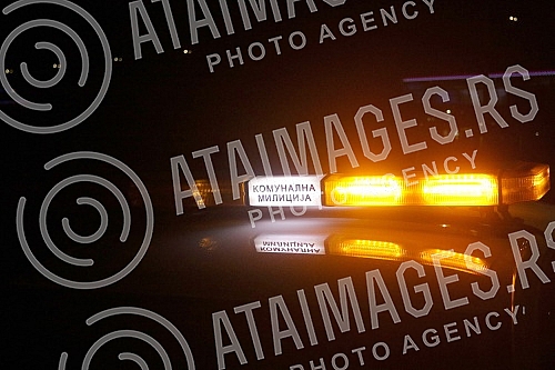 The arrival of communal police (militia) on Belgrade rafts in order to control the implementation of measures in the fight against the crown.Dolazak komunalne policije (milicije) na beogradske splavove kako bi kontrolisali sprovodjenje mera u borbi