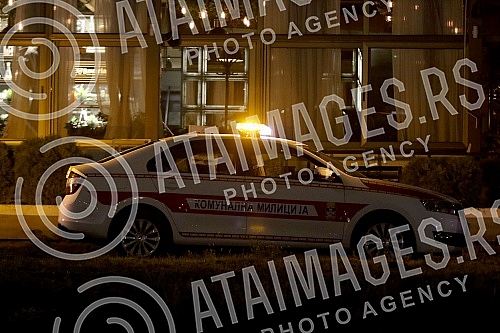 The arrival of communal police (militia) on Belgrade rafts in order to control the implementation of measures in the fight against the corona.Dolazak komunalne policije (milicije) na beogradske splavove kako bi kontrolisali sprovodjenje mera u borbi
