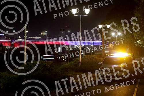 The arrival of communal police (militia) on Belgrade rafts in order to control the implementation of measures in the fight against the corona.Dolazak komunalne policije (milicije) na beogradske splavove kako bi kontrolisali sprovodjenje mera u borbi