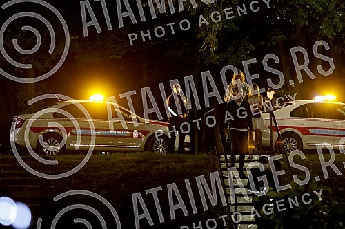 The arrival of communal police (militia) on Belgrade rafts in order to control the implementation of measures in the fight against the crown.Dolazak komunalne policije (milicije) na beogradske splavove kako bi kontrolisali sprovodjenje mera u borbi