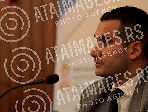 Sastanak u Skupstini grada Beograda Vanje Udovicica, ministra omladine i sporta Republike Srbije i Antidoping Agencije Srbije sa predstavnicima granskih saveza kako bi ih upoznali sa njihovim obavezama koje proisticu iz novog Zakona o sprecavanju dop