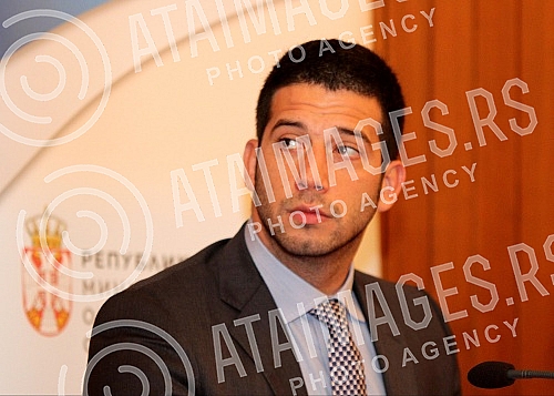 Sastanak u Skupstini grada Beograda Vanje Udovicica, ministra omladine i sporta Republike Srbije i Antidoping Agencije Srbije sa predstavnicima granskih saveza kako bi ih upoznali sa njihovim obavezama koje proisticu iz novog Zakona o sprecavanju dop